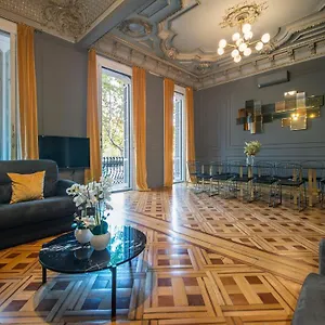 Stylish Center Apartment